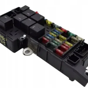 Ostatnie sztuki MODUŁ SKRZYNKA BEZPIECZNIKÓW VOLVO